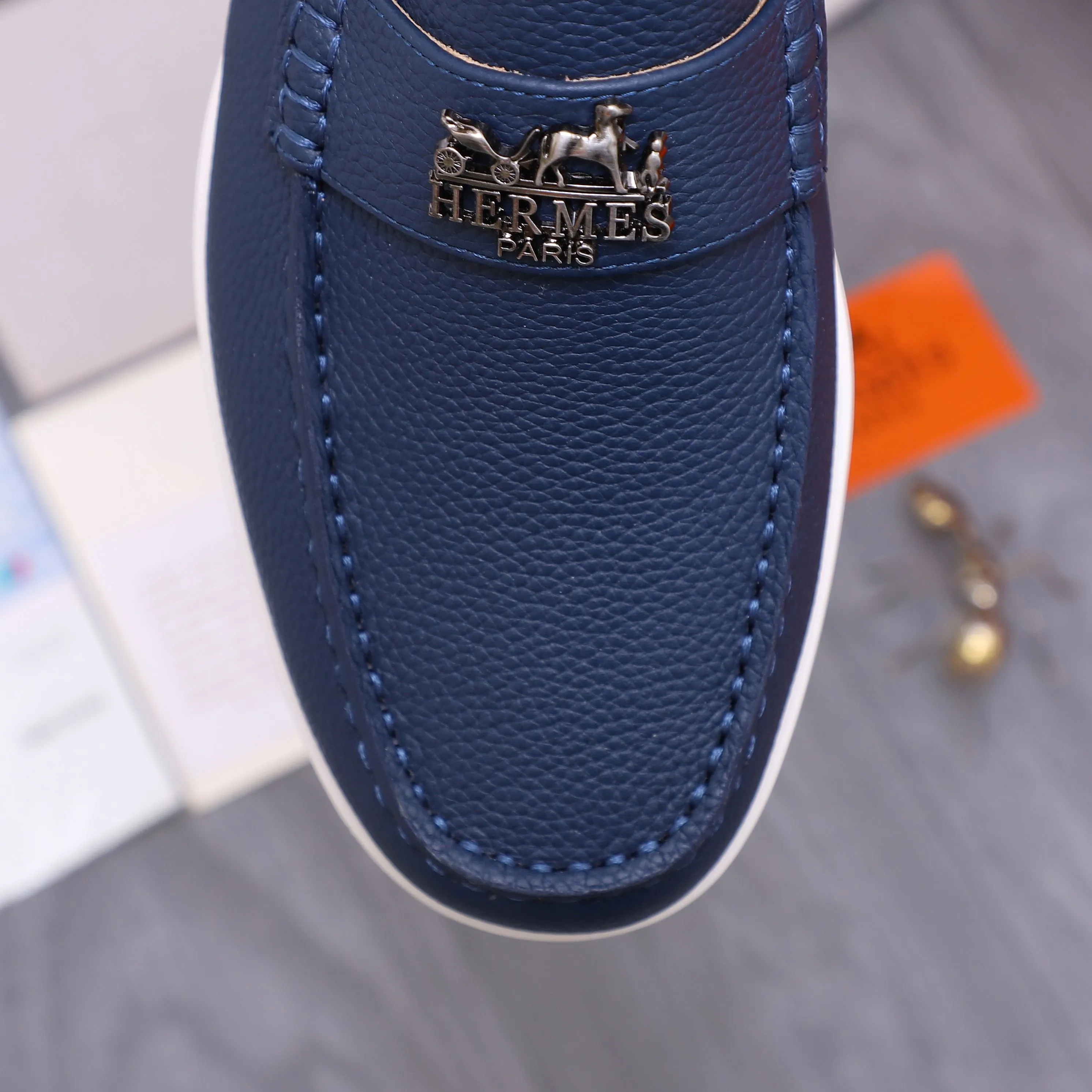 Men's shoes 💰p560 Product trademark: HERMES "Hermes" casual slip-on men's shoes. Regular size: 38-46 (45.46 is custom-made and non-returnable) Product materials: Selected pebbled cowhide upper, cowhide lining, original foam rubber ultra-light sole